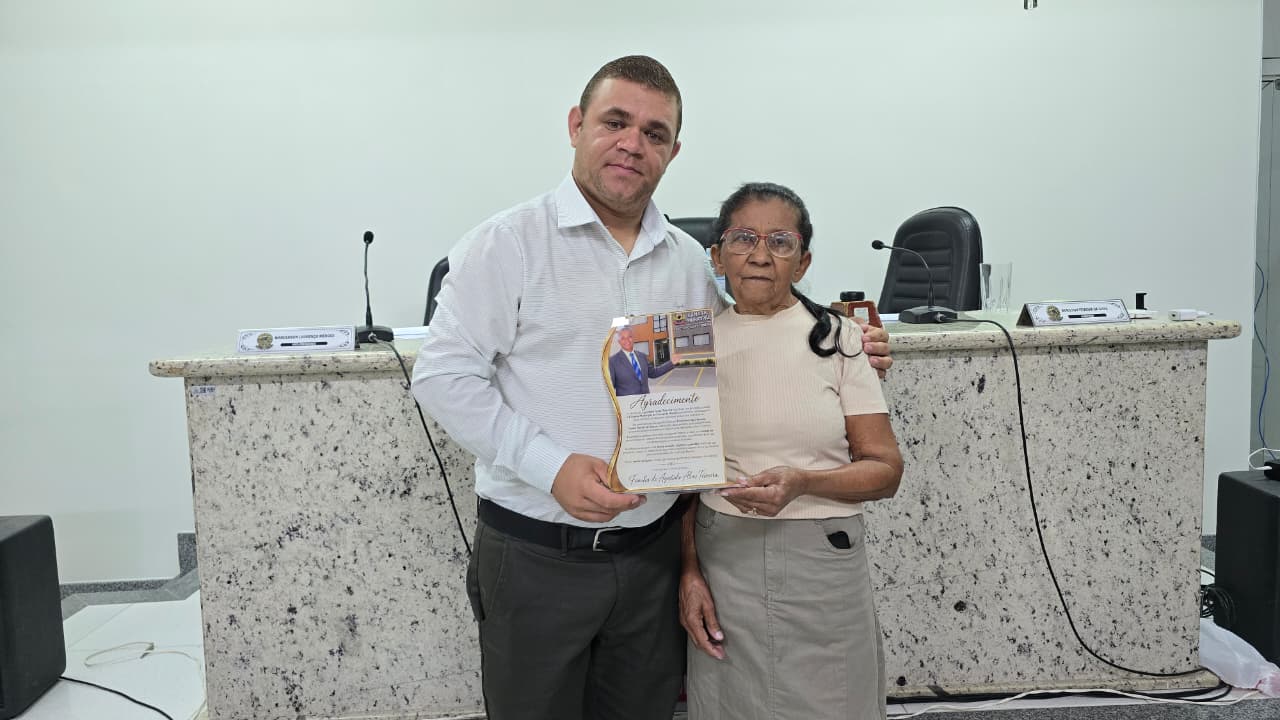 Câmara de Curral de Dentro aprova Resolução nº 003/2026 e homenageia ex-vereador Agostinho Alves Teixeira